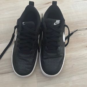 Nike 4Y shoes black Kids shoes